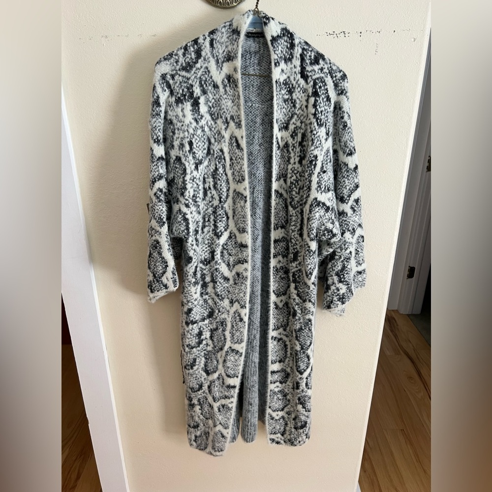 Anthropologie black and white sweater
